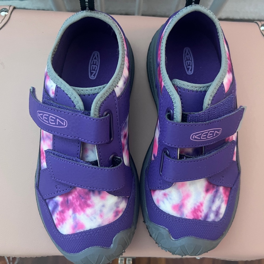 Keen Purple and Pink Sneakers with Sporty Design